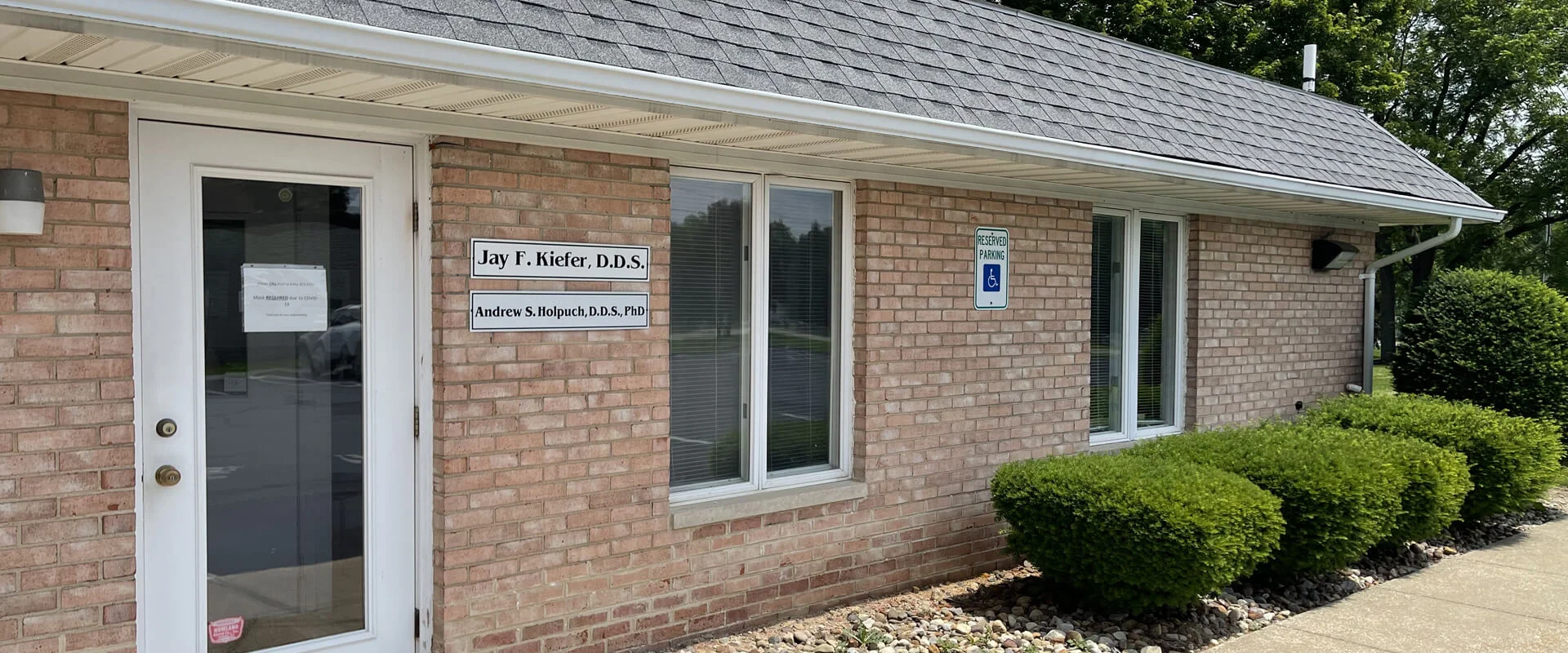 Welcome To Holpuch Dental